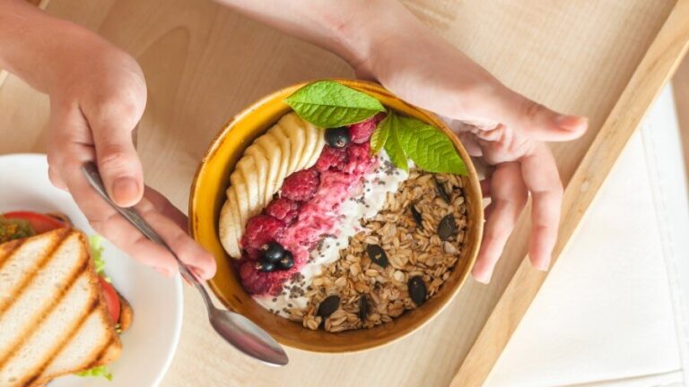 Start Your Day with Nutritious Vegan Breakfast Bowls