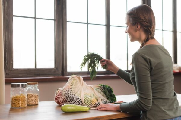 Eco-Conscious Vegan Kitchen: Simple Tips to Reduce Plastic Waste